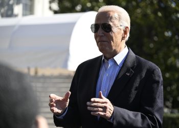 US President Joe Biden speaks to reporters before boarding Marine One at the White House on February 29, 2024 / ©AFP