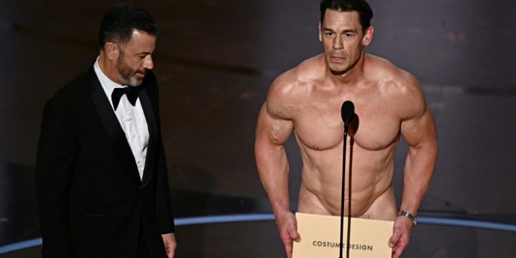 The Oscars, hosted by Jimmy Kimmel, featured a funny skit involving an (almost) naked John Cena. ©AFP