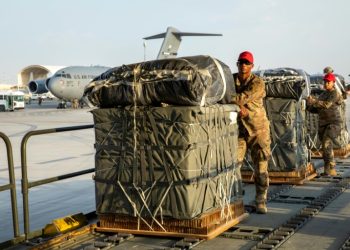 In this image obtained from the US Central Command, military personnel load humanitarian aid into US Air Force C-130 planes on March 5, 2024. ©AFP