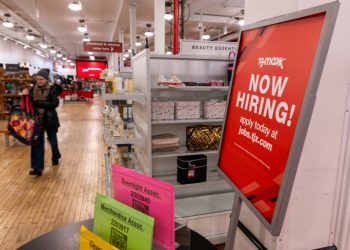 Private sector employment grew less than expected by 140,000 jobs last month, according to payroll firm ADP. ©AFP