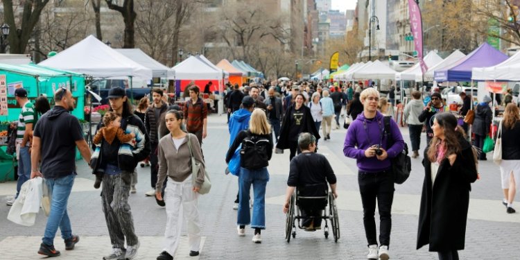 The US government is revamping the form used to collect census data. ©AFP