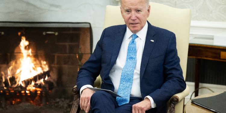 US President Joe Biden speaks during a meeting with Italian Prime Minister Giorgia Meloni in the Oval Office of the White House on March 1, 2024 / ©AFP