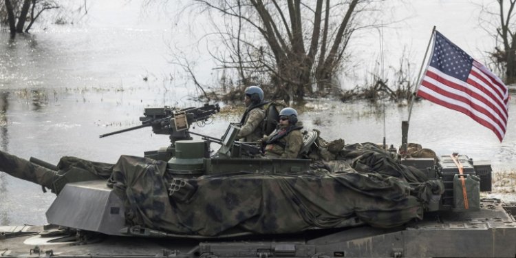 US soldiers on Abrams tanks take part in NATO exercises in Korzeniewo, Polan on March 4, 2024. ©AFP