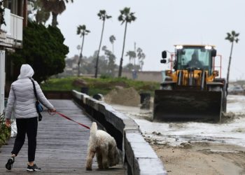 Rising seas threaten US coastal regions that are home to some 30 percent of the country's population. ©AFP