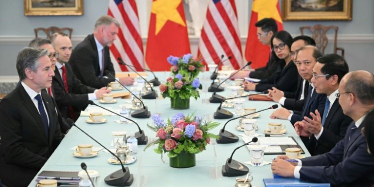 Vietnamese Foreign Minister Bui Thanh Son (third on right) speaks during a meeting with US Secretary of State Antony Blinken on March 25, 2024. ©AFP