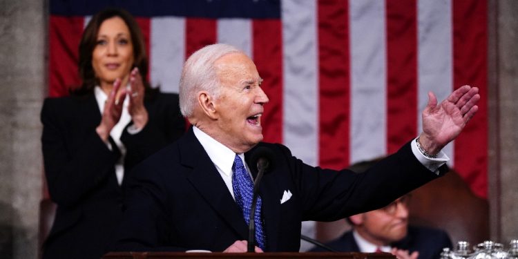 Feisty and aggressive, President Joe Biden mounted vigorous attacks on his predecessor and likely 2024 campaign rival Donald Trump, in a defiant State of the Union speech  / ©AFP