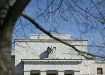 A US Federal Reserve official has floated the idea of delaying or reducing interest rate cuts. ©AFP