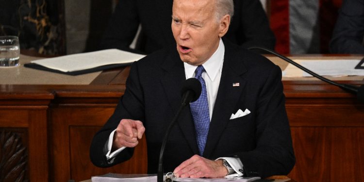 US President Joe Biden delivers the State of the Union address, opening with an attack on Donald Trump / ©AFP