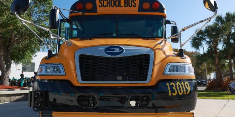 The Biden administration is pushing for large-scale expansion of electric vehicles, including in the nation's fleet of iconic yellow school buses / ©AFP