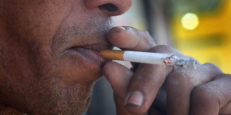 African American smokers are more likely to choose menthol cigarettes compared to white smokers / ©AFP