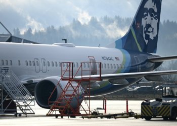 Passengers who were aboard the Alaska Airlines-operated flight that lost a panel mid-air have been told by the FBI that they may be victims of a crime, US media reported. ©AFP