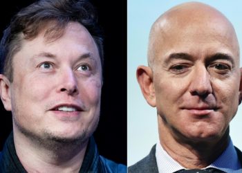 Jeff Bezos' net worth stands at $200 billion, according to the Bloomberg Billionaires Index, surpassing Elon Musk's $198 billion. ©AFP