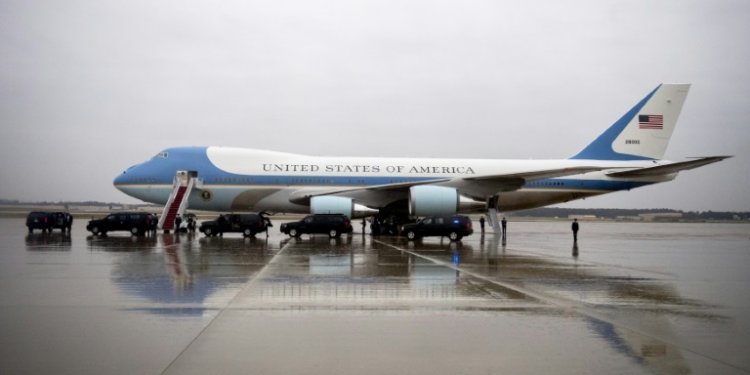 The US president is accompanied by a group of 13 White House journalists when he travels on Air Force One . ©AFP