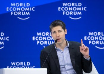 OpenAI CEO Sam Altman gestures during a session on Artificial Intelligence (AI) during the World Economic Forum in Davos. ©AFP