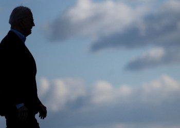 US President Joe Biden arrives to board Air Force One on his way to Nevada and Arizona / ©AFP