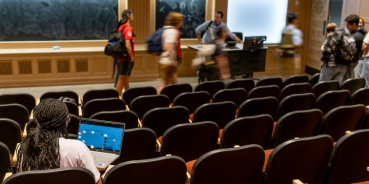 Students are seen in a lecture hall at the University of Texas at Austin in February 2024. ©AFP