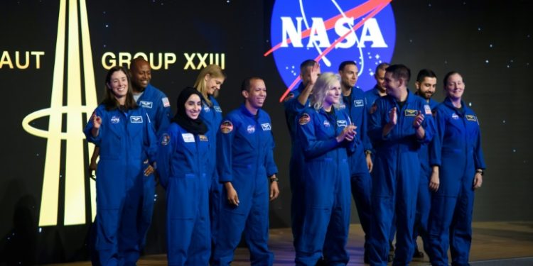 Astronaut graduates from the United States and United Arab Emirates during a ceremony at the NASA Johnson Space Center. ©AFP