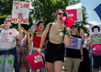 Abortion rights demonstrators rally to mark the first anniversary of the US Supreme Court ruling in the Dobbs v Women's Health Organization case in Washington, DC on June 24, 2023. ©AFP