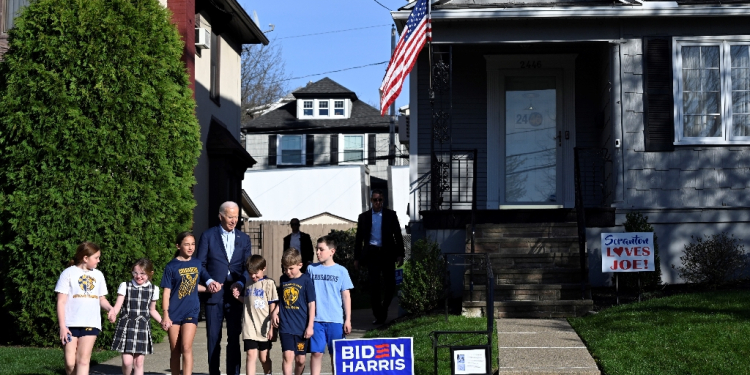 President Joe Biden visited his childhood home in Scranton, Pennsylvania while on a campaign visit there / ©AFP