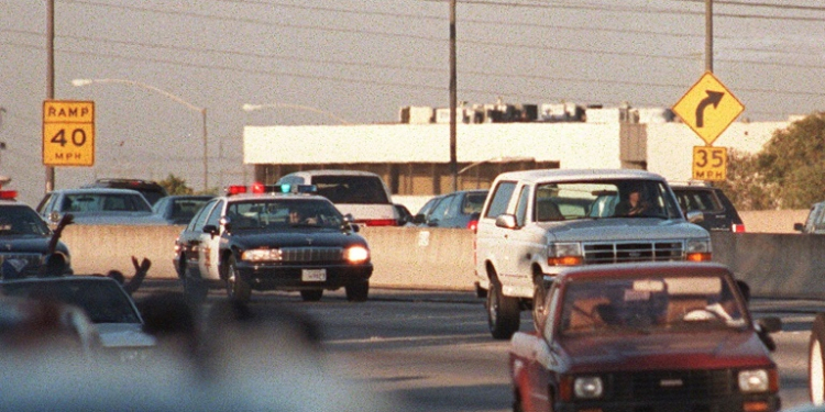 A white Ford Bronco containing a fugitive OJ Simpson led a convoy of police cars down southern California's freeways. ©AFP