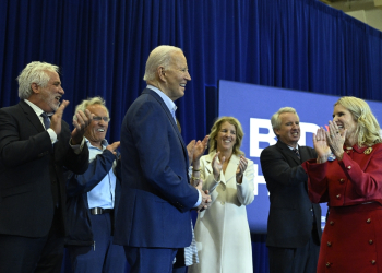 Kerry Kennedy (R) introduces US President Joe Biden (3rd L) during a campaign event where the Kennedy family endorsed his presidential campaign, at Martin Luther King Recreation Center in Philadelphia, Pennsylvania, on April 18, 2024. / ©AFP