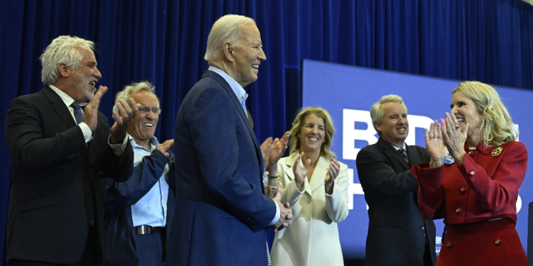 Kerry Kennedy (R) introduces US President Joe Biden (3rd L) during a campaign event where the Kennedy family endorsed his presidential campaign, at Martin Luther King Recreation Center in Philadelphia, Pennsylvania, on April 18, 2024. / ©AFP