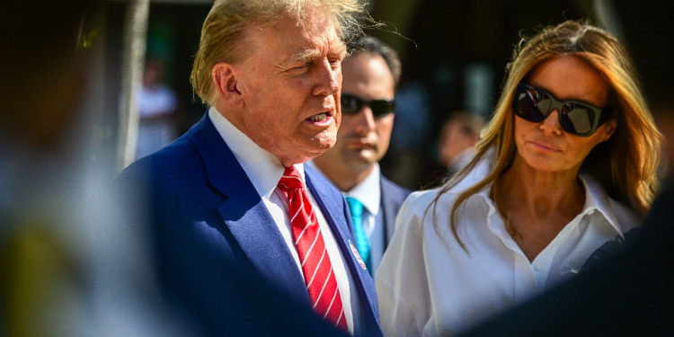 Donald Trump and his wife Melania in Florida on March 19, 2024 / ©AFP