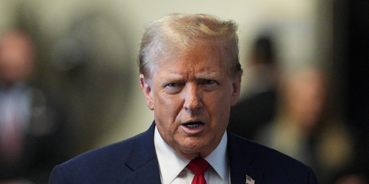 Former US President Donald Trump speaks to the press in New York City / ©AFP