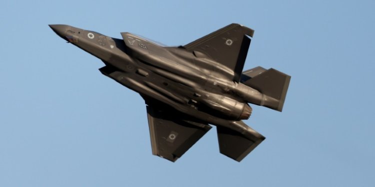 An Israeli F-35 warplane performs during an air show near the southern city of Beer Sheva on June 29, 2023. ©AFP