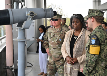 US ambassador to the United Nations Linda Thomas-Greenfield (2nd R) said North Korea-Russia ties were 'clearly a concern' of the United States, during a visit to the heavily-fortified boder with North Korea / ©AFP