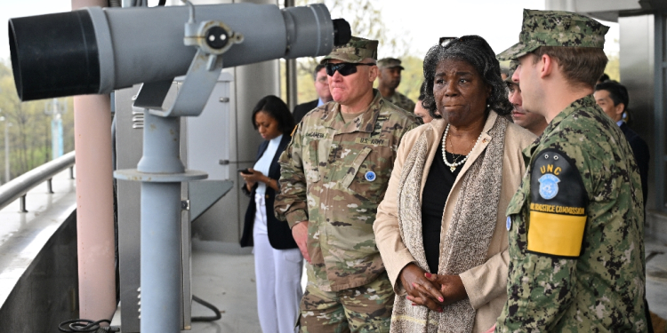 US ambassador to the United Nations Linda Thomas-Greenfield (2nd R) said North Korea-Russia ties were 'clearly a concern' of the United States, during a visit to the heavily-fortified boder with North Korea / ©AFP