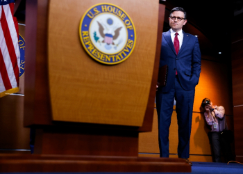 Mike Johnson, speaker of the US House of Representatives, seen in Washington on April 16, 2024 / ©AFP