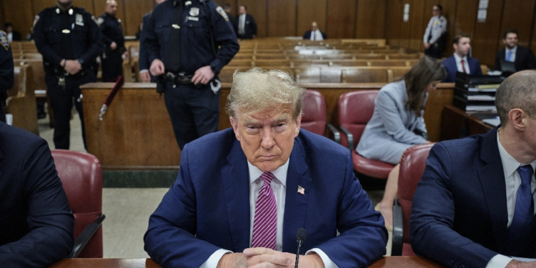 Former US president Donald Trump arrived in court complaining about gag order banning him from attacking court staff, witnesses and others involved in his trial, which he calls a 'hoax' / ©AFP