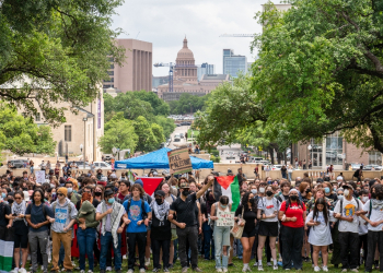 Pro-Palestinian students protest the Israel-Hamas war on the campus of the University of Texas in Austin, Texas on April 24, 2024 / ©AFP