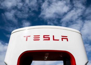 Tesla is cutting hundreds of more jobs in part of Elon Musk's latest cost-cutting push. ©AFP