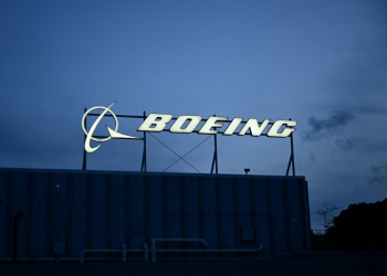 The Boeing Co. logo is displayed outside of company offices near Los Angeles International Airport (LAX) in El Segundo, California. ©AFP