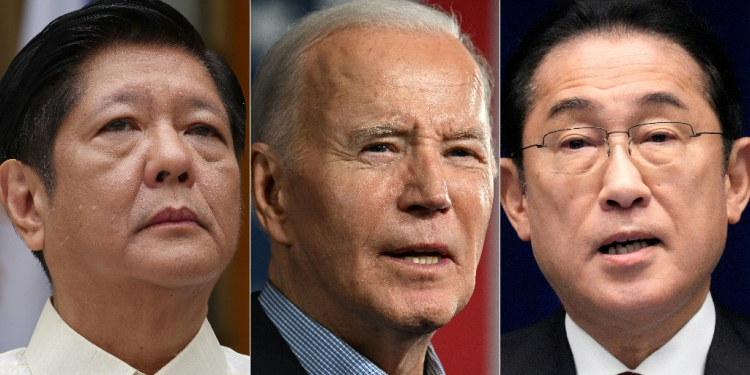 Philippines' President Ferdinand Marcos Jr. (L), US President Joe Biden (C) and Japan's Prime Minister Fumio Kishida (R) / ©AFP