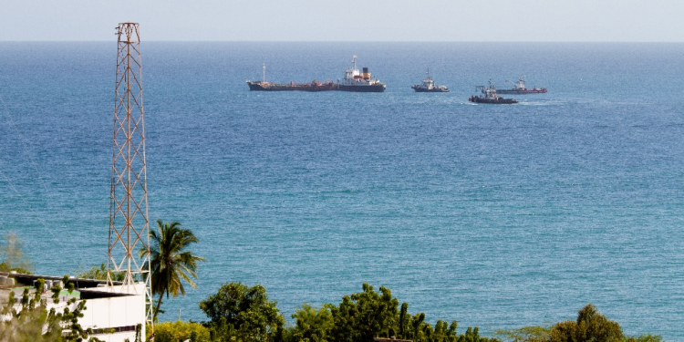 A tanker travels off the coast of Venezuela, where authorities insist its oil sector would keep going regardless of whether the United States imposes sanctions / ©AFP