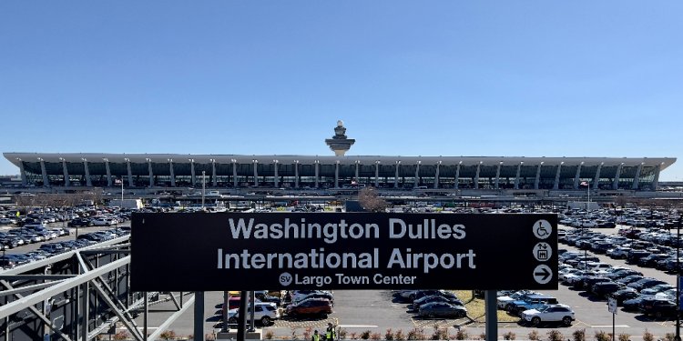 New sign need? Washington Dulles could be renamed Trump International Airport if some lawmakers win their longshot campaign / ©AFP