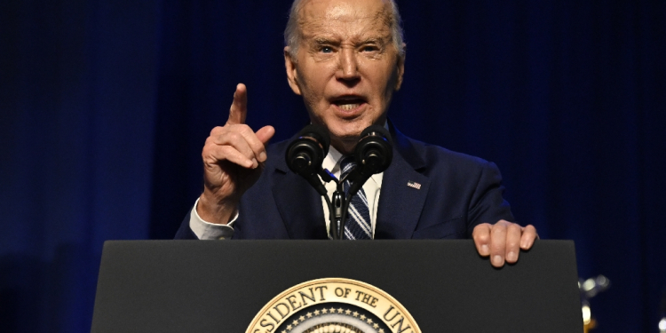 US President Joe Biden announced a new deal with Micron to help build chip facilities in the United States / ©AFP