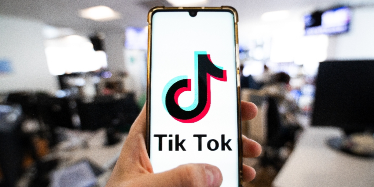 The proposed ban on TikTok in the United States has been tied to aid for Ukraine, Israel, and Taiwan, which could ease its passage by both chambers of the US Congress / ©AFP