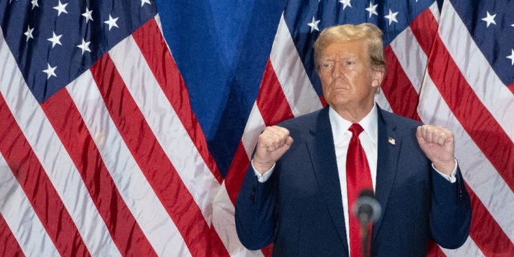 The presumptive Republican nominee for the 2024 presidential election, Donald Trump, is holding two rallies on Tuesday in swing states Michigan and Wisconsin / ©AFP