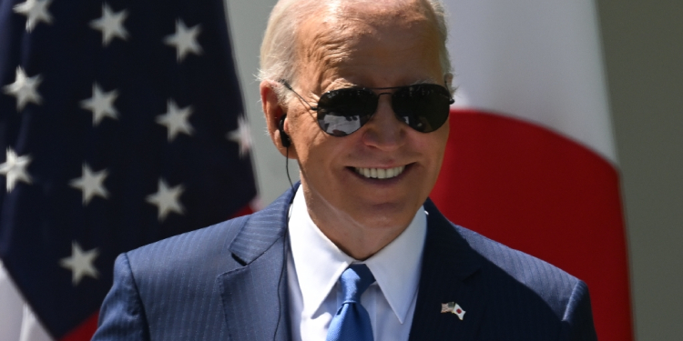 US President Joe Biden smiles during a joint press conference with  Japanese Prime Minister Fumio Kishida / ©AFP