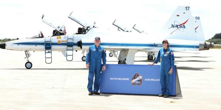 NASA astronauts Suni Williams (R) and Butch Wilmore arrived at the Kennedy Space Center in Cape Canaveral, Florida aboard a T-38 Talon jet. ©AFP