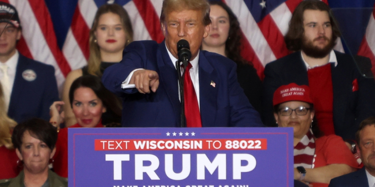 Former US president Donald Trump speaks during a campaign rally in Green Bay, Wisconsin on April 2, 2024 / ©AFP