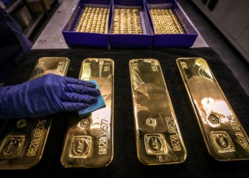 Gold prices hit a record $2,277.02 per ounce. ©AFP