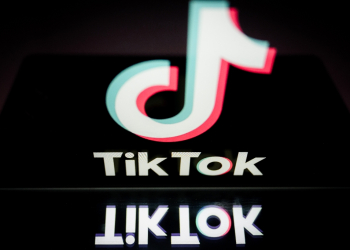 TikTok est depuis plusieurs mois dans le collimateur des autorités américaines, de nombreux responsables estimant que la plateforme de vidéos courtes et divertissantes permet à Pékin d'espionner et de manipuler ses 170 millions d'utilisateurs aux Etats-Unis / ©AFP