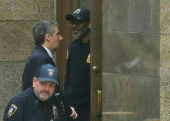 Former Trump attorney Michael Cohen arrives at Manhattan Criminal Court for the trial of former US president Donald Trump for allegedly covering up hush money payments linked to extramarital affairs / ©AFP