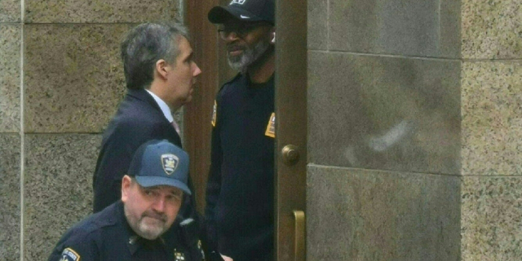 Former Trump attorney Michael Cohen arrives at Manhattan Criminal Court for the trial of former US president Donald Trump for allegedly covering up hush money payments linked to extramarital affairs / ©AFP