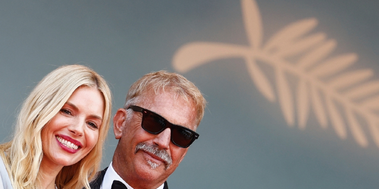 Kevin Costner and Sienna Miller premiered their Western Horizon: An American Saga at the festival / ©AFP